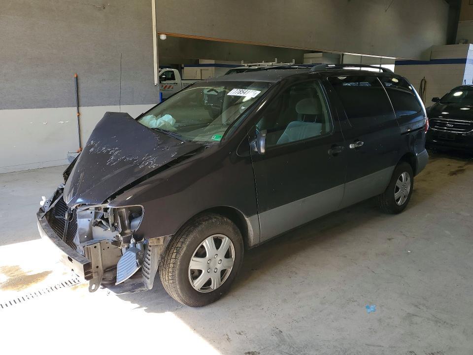 2001 Toyota Sienna le