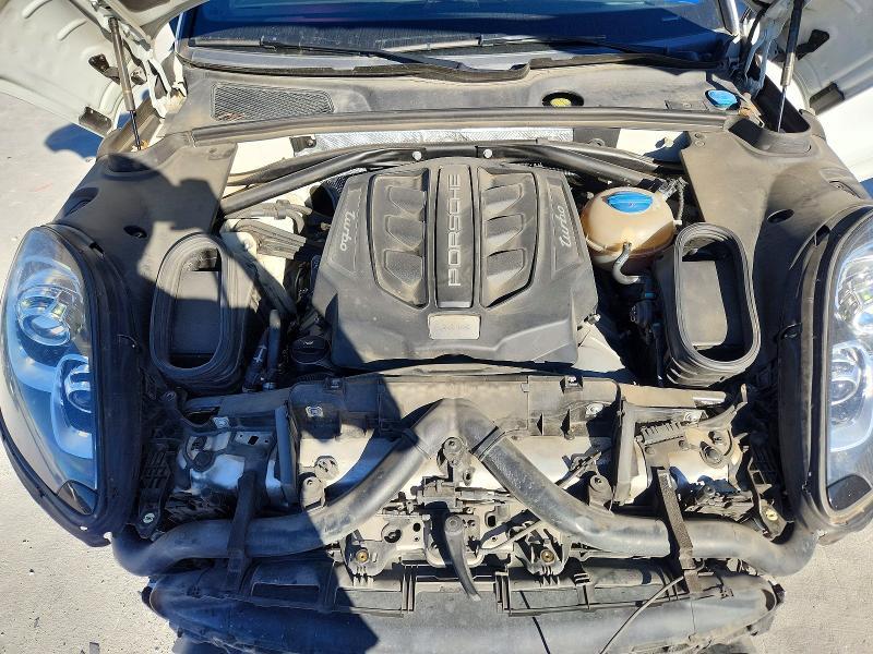 2016 Porsche Macan Turbo