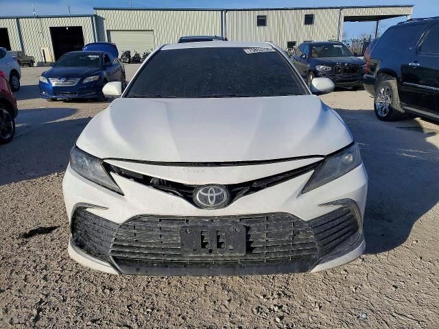 2021 Toyota Camry le