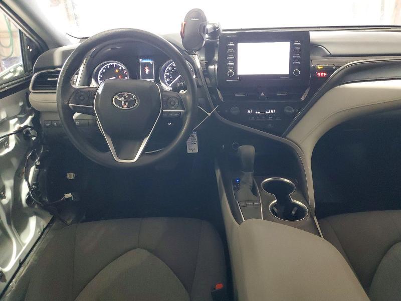 2022 Toyota Camry le