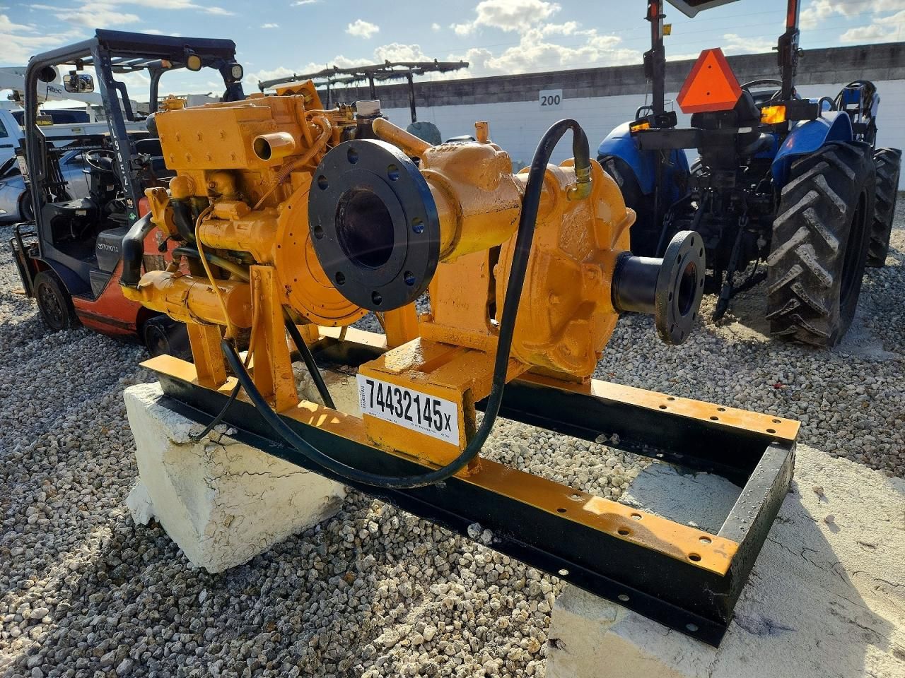 2011 Isuzu Pump Motor-Water Pump