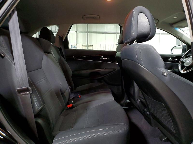 2016 KIA Sorento lx V6
