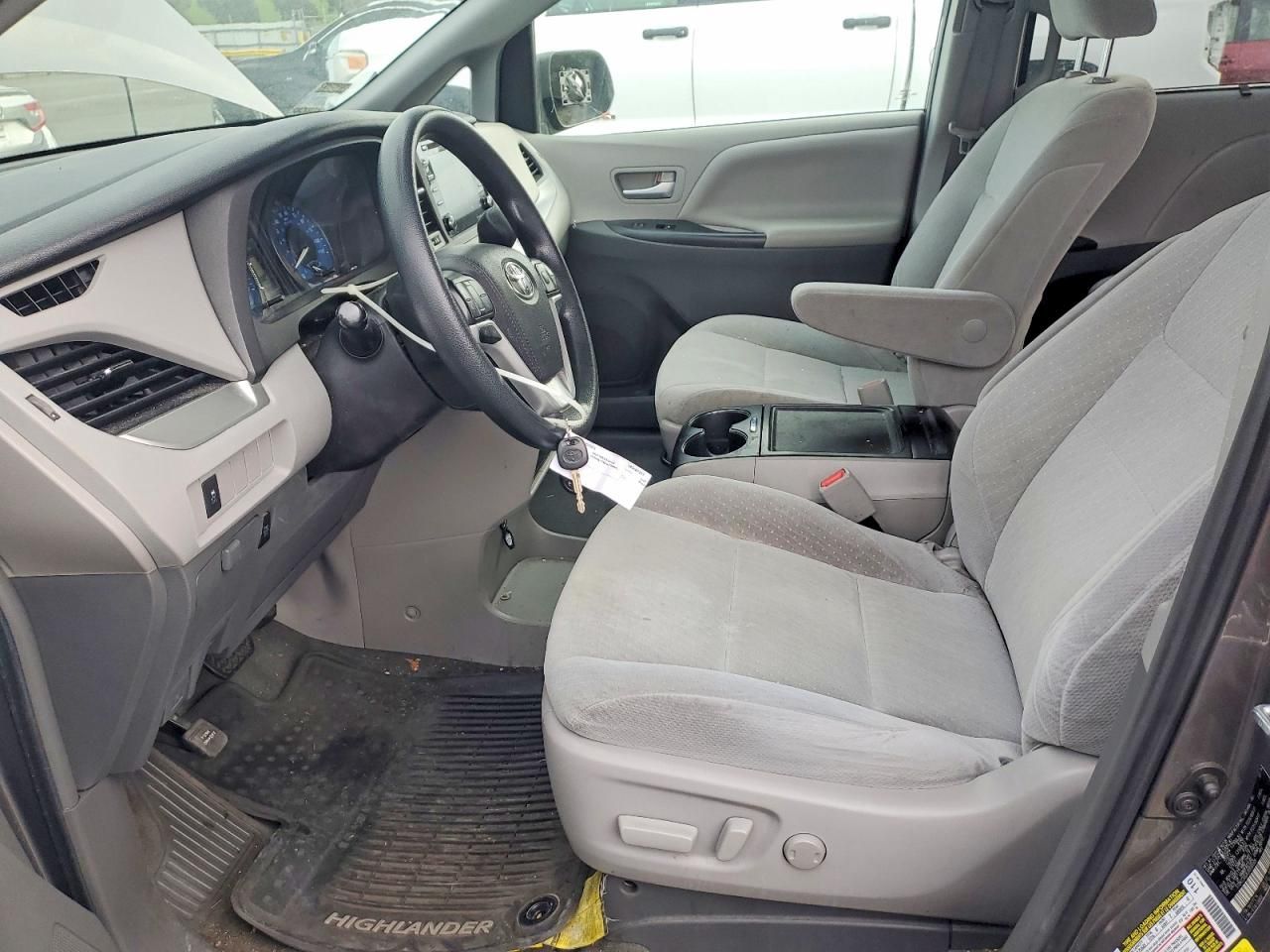 2018 Toyota Sienna le