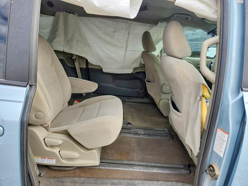 2016 Toyota Sienna le 8 Passenger