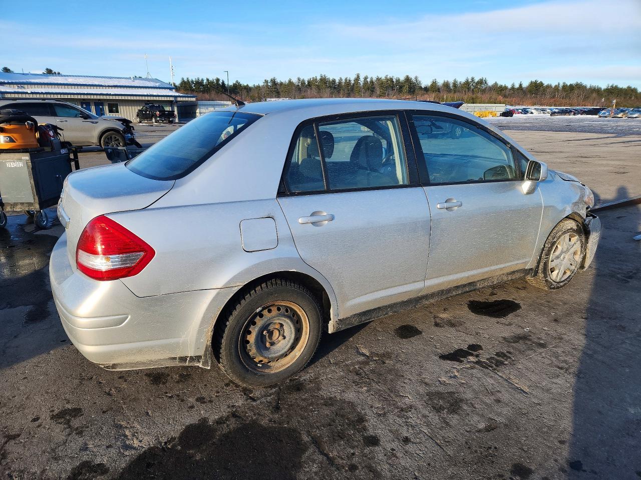 2011 Nissan Versa s