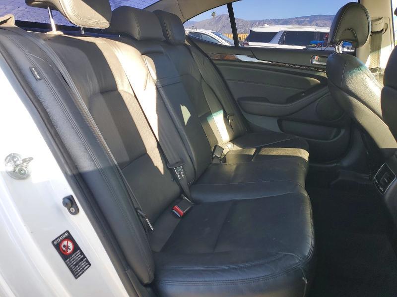 2015 KIA Cadenza Premium
