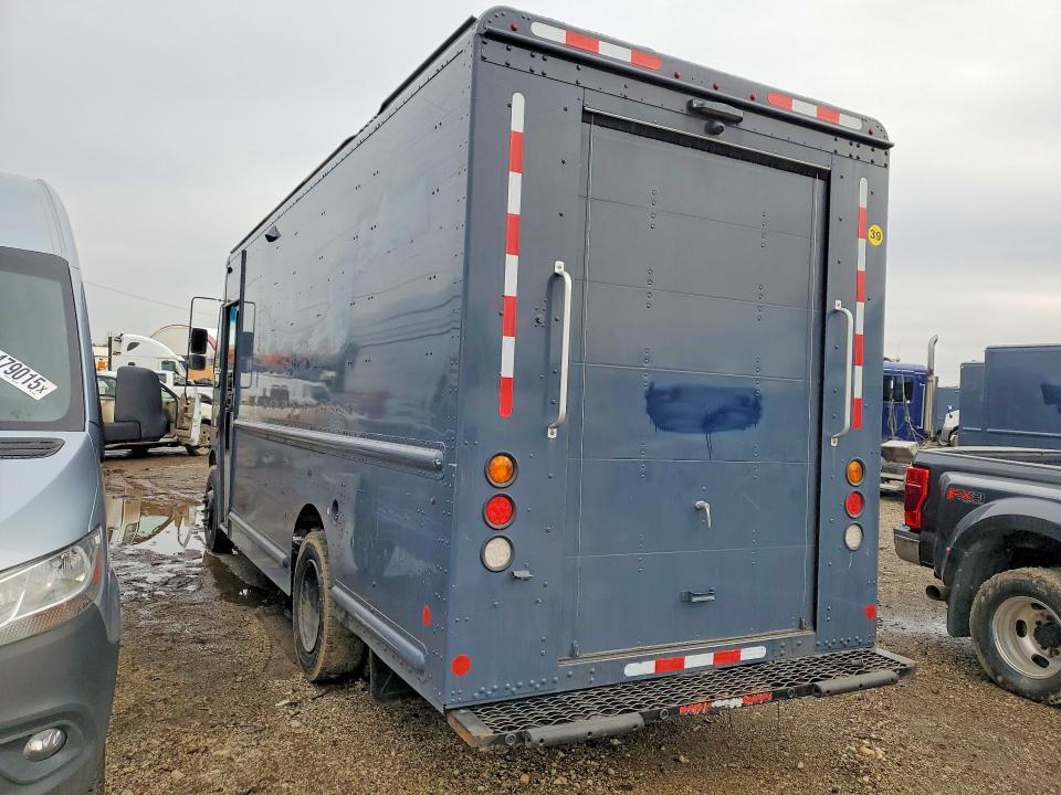 2020 Freightliner Chassis m Line Walk-in van