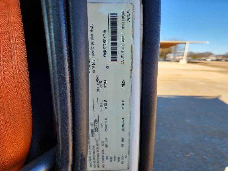 2014 Volvo VNL Semi Truck