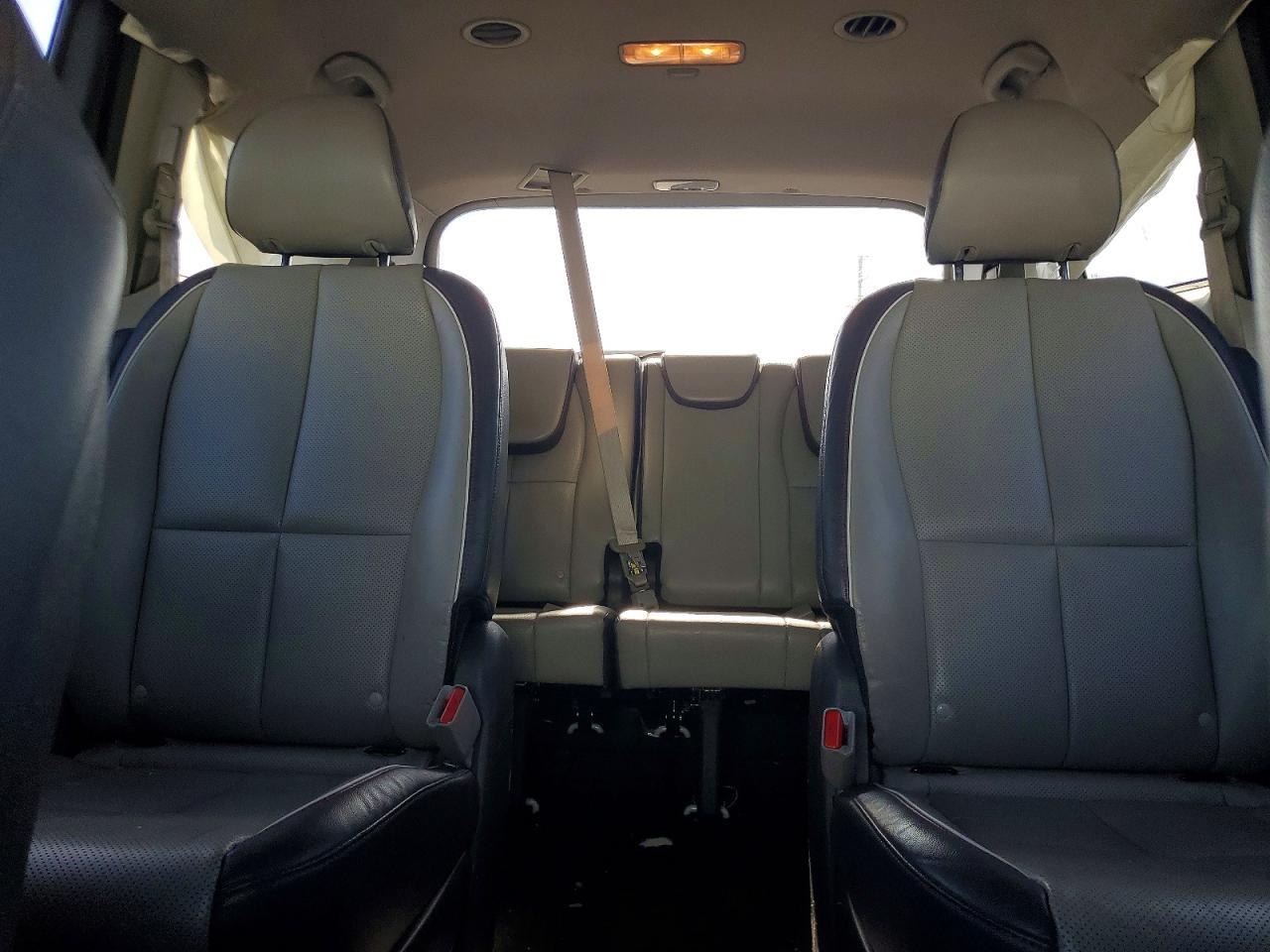 2017 KIA Sedona ex