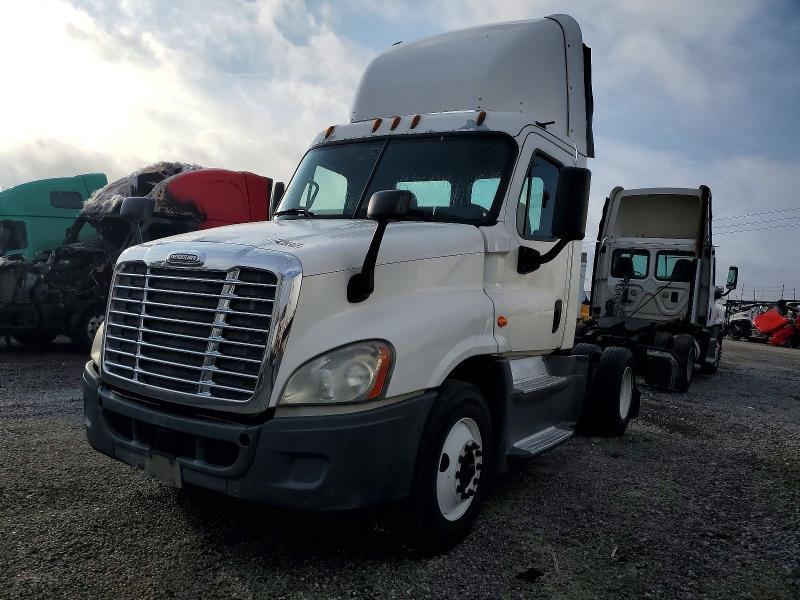 2016 Freightliner Cascadia 125 Semi Truck