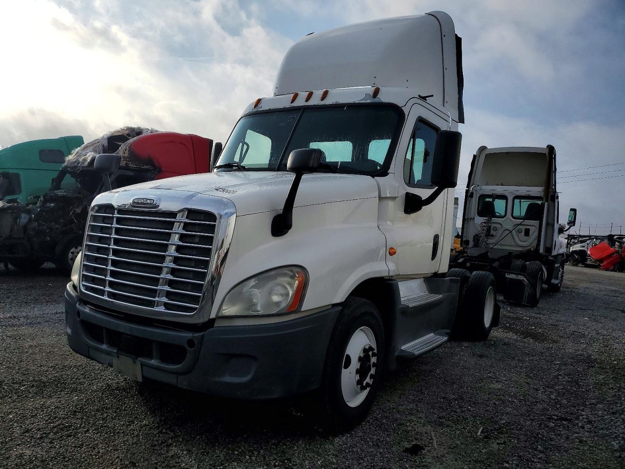 2016 Freightliner Cascadia 125 Semi Truck