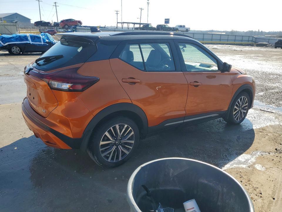 2021 Nissan Kicks sr