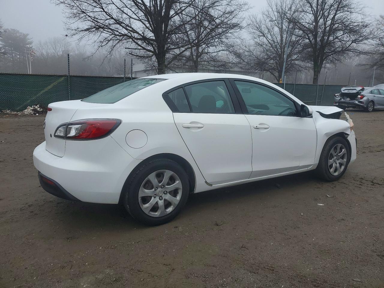 2011 Mazda 3 I