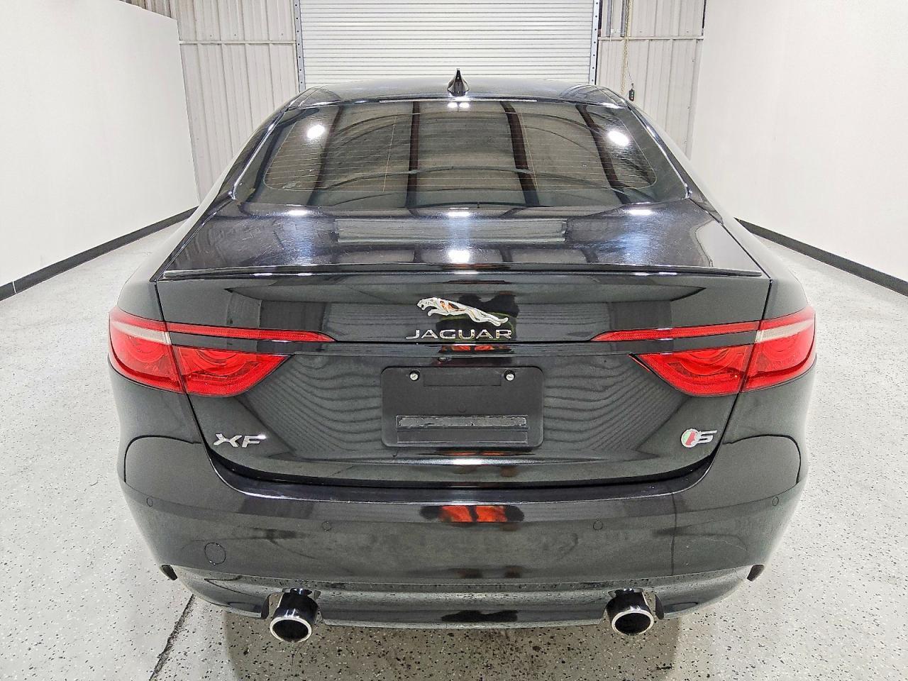 2017 Jaguar Xf s