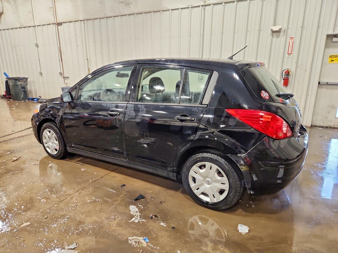 2011 Nissan Versa s