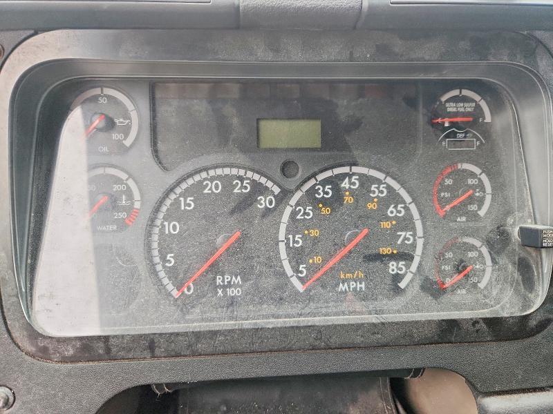 2014 Freightliner Cascadia Semi Truck