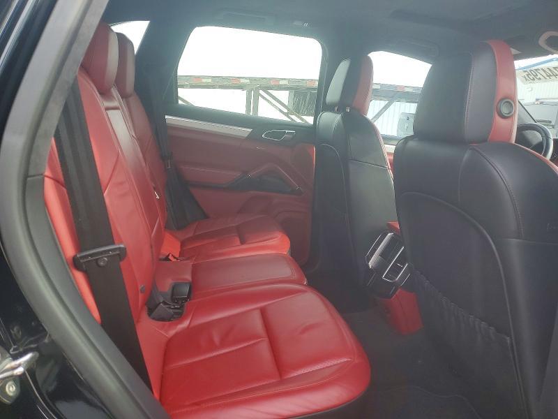 2014 Porsche Cayenne gts