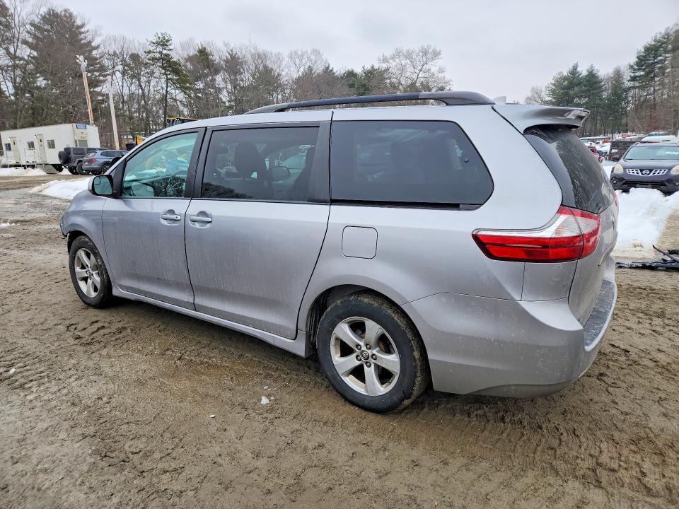 2018 Toyota Sienna le 8-passenger