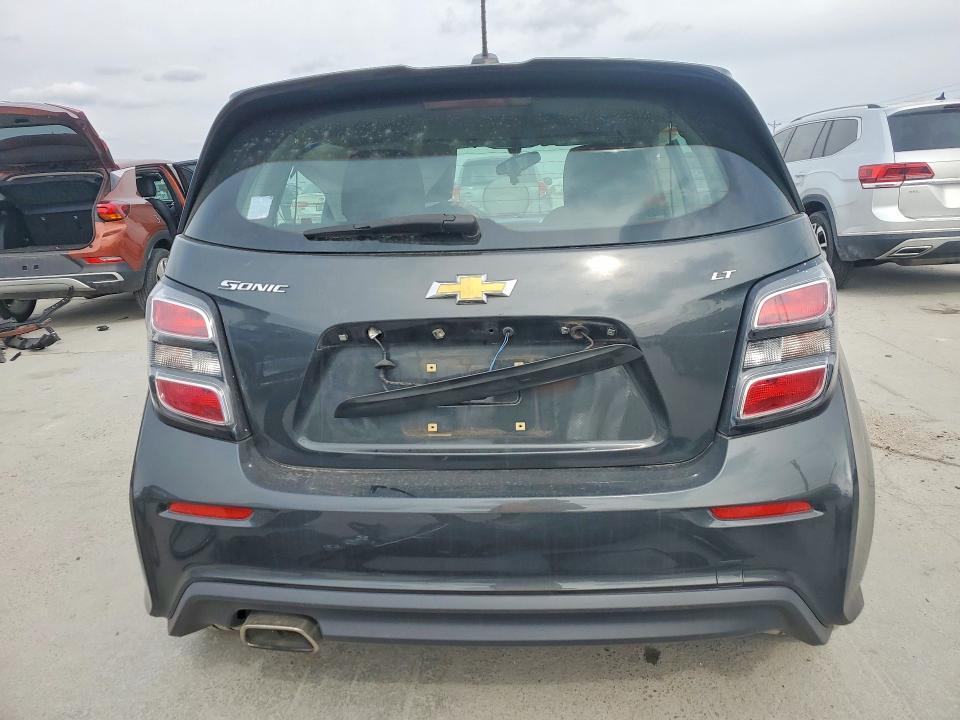 2018 Chevrolet Sonic lt