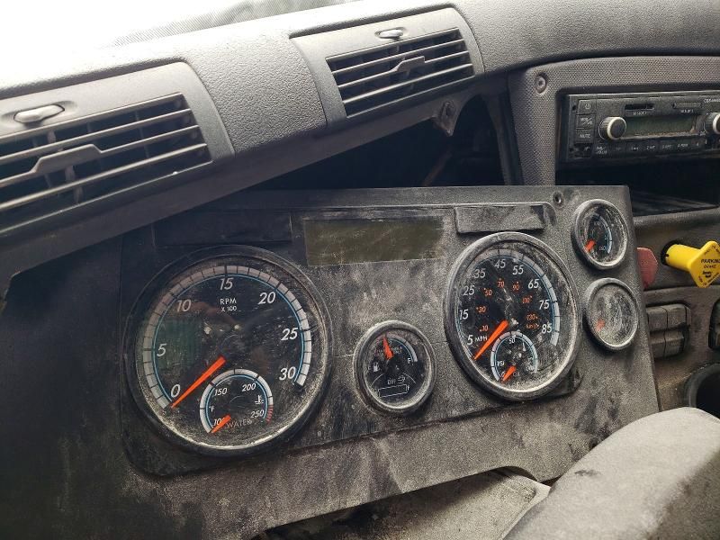 2016 Freightliner Cascadia 125 Semi Truck