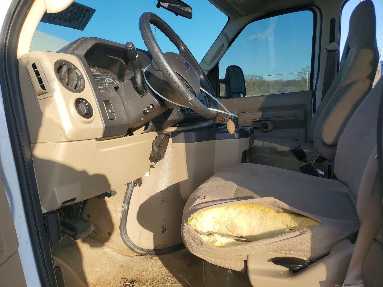 2013 Ford Econoline E350 Super Duty Wagon