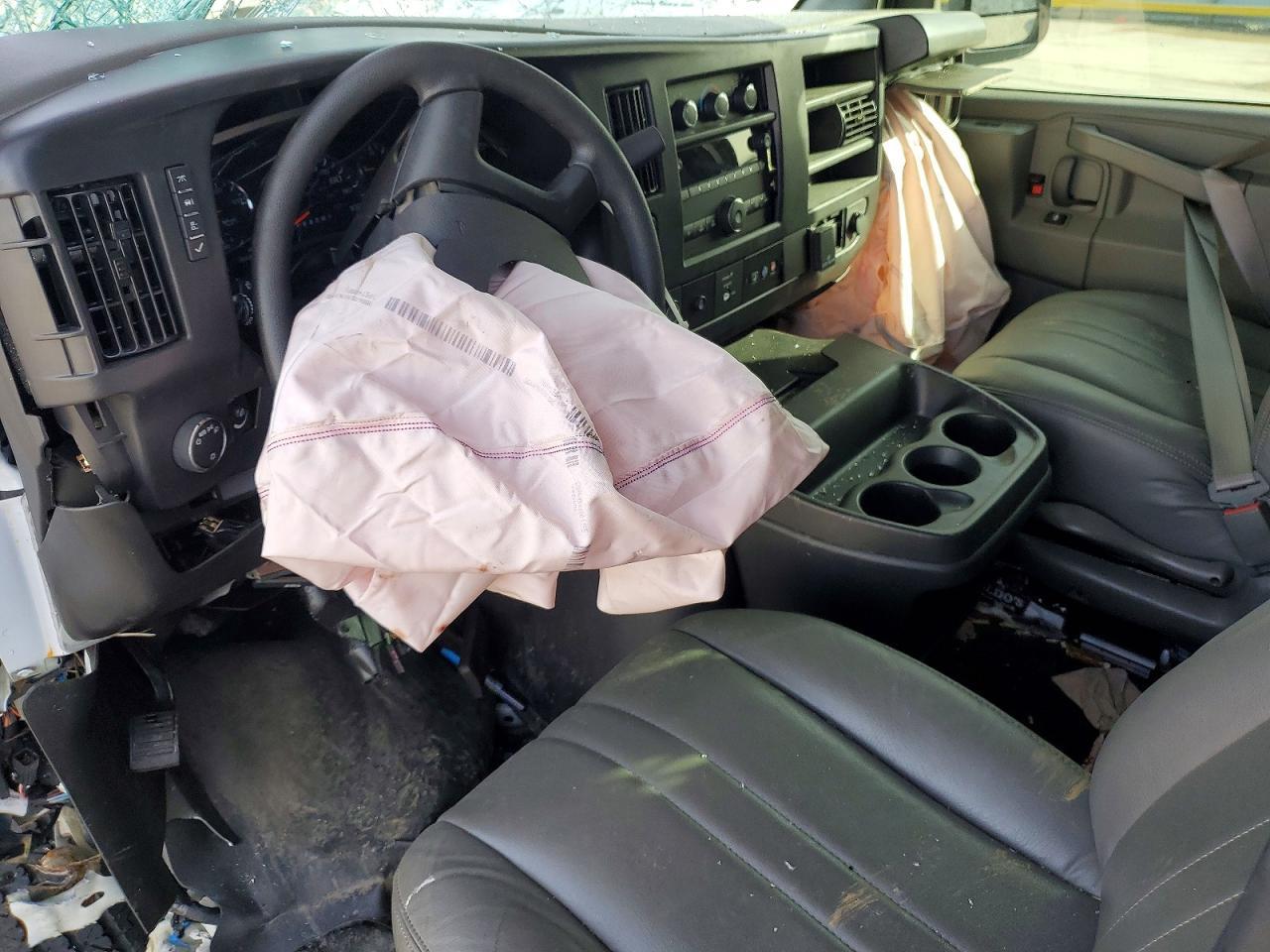 2025 Chevrolet Express G2500