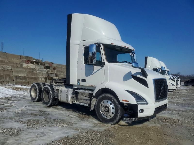 2020 Volvo VNR