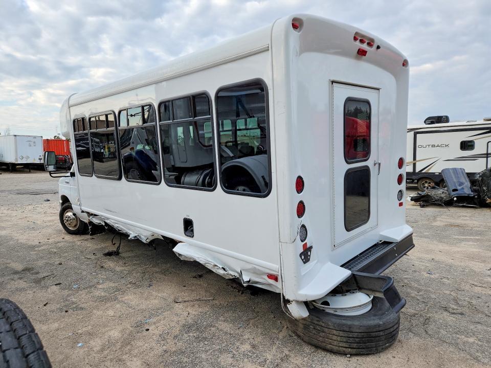2025 Ford Econoline E450 Super Duty Cutaway van