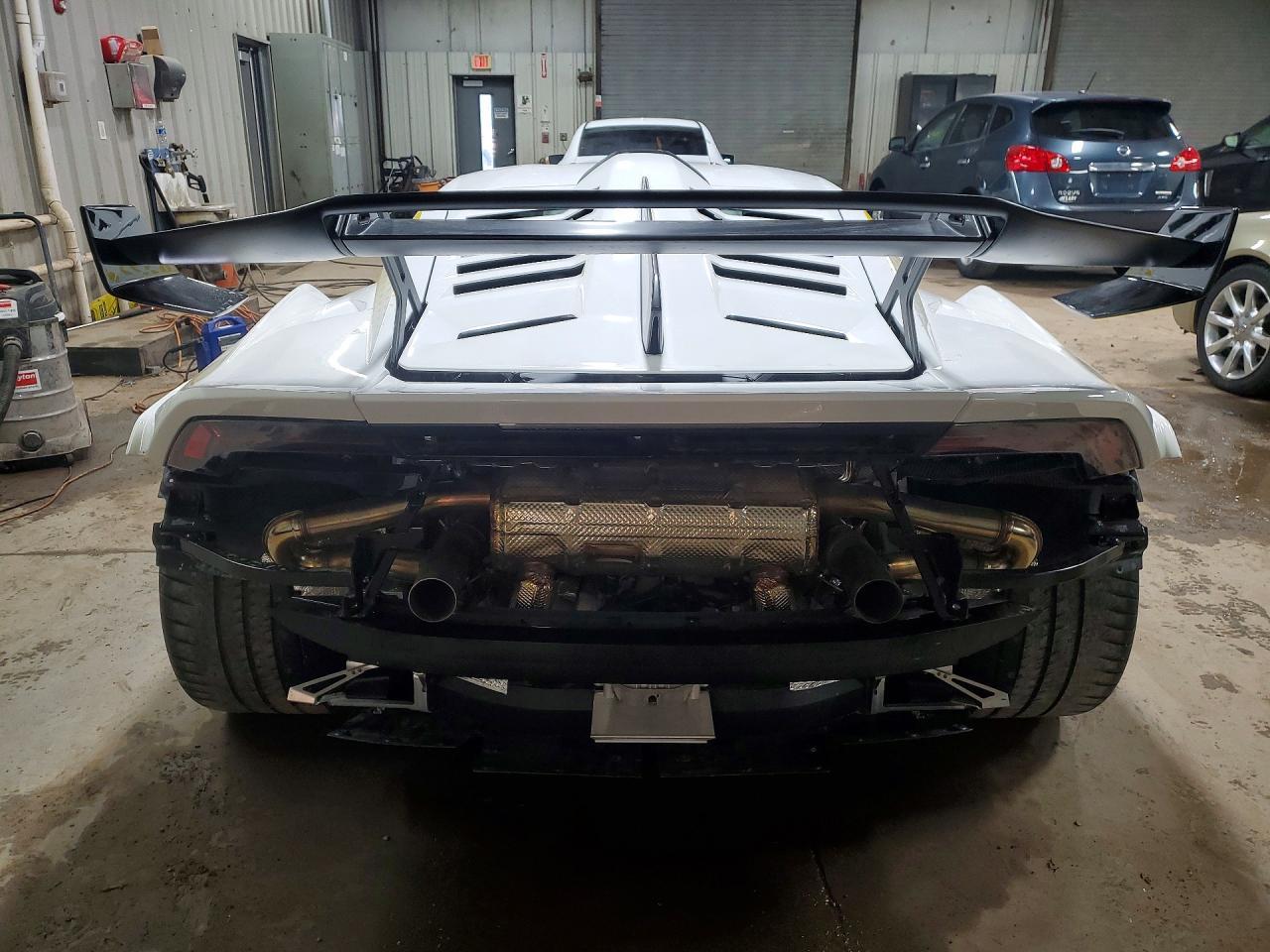 2022 Lamborghini Huracan sto