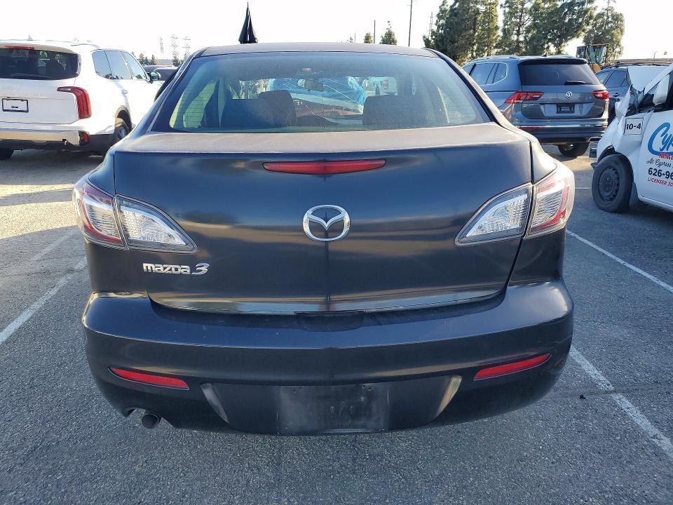 2013 Mazda 3 I