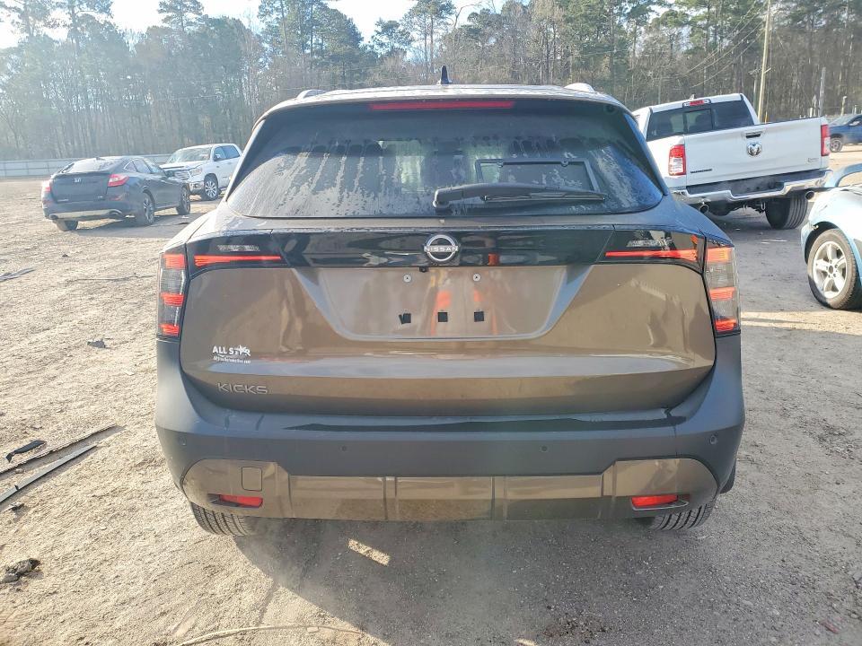 2026 Nissan Kicks sv