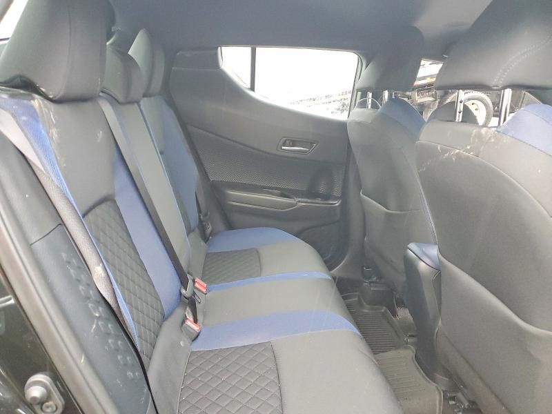 2021 Toyota C-hr xle