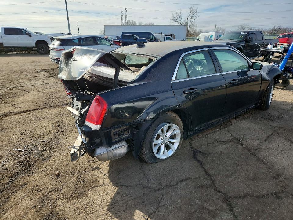 2015 Chrysler 300 Limited