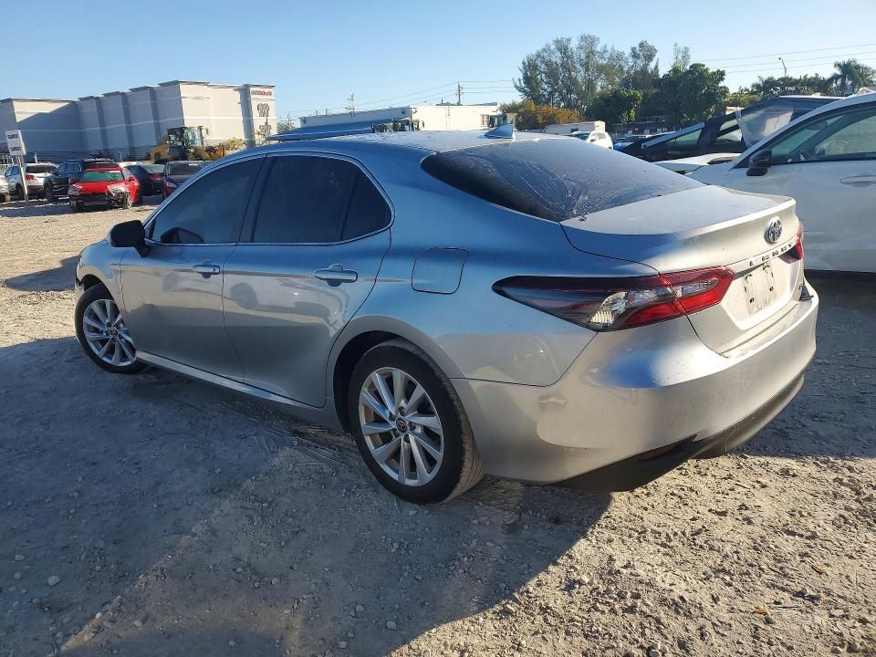 2024 Toyota Camry le