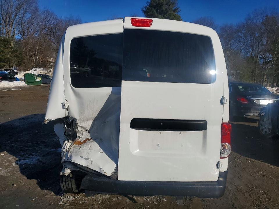 2013 Niss NV200
