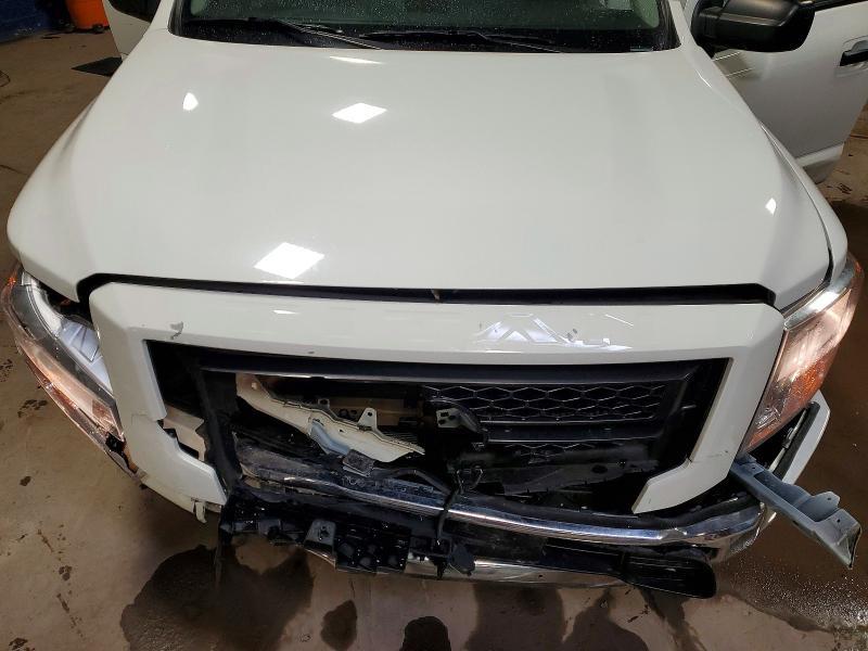 2023 Nissan Titan SV