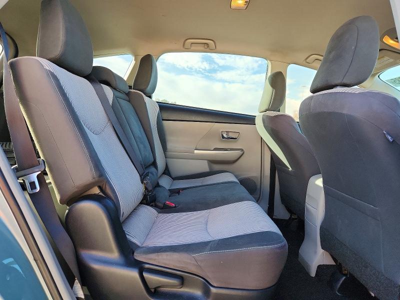 2016 Toyota Prius v Three