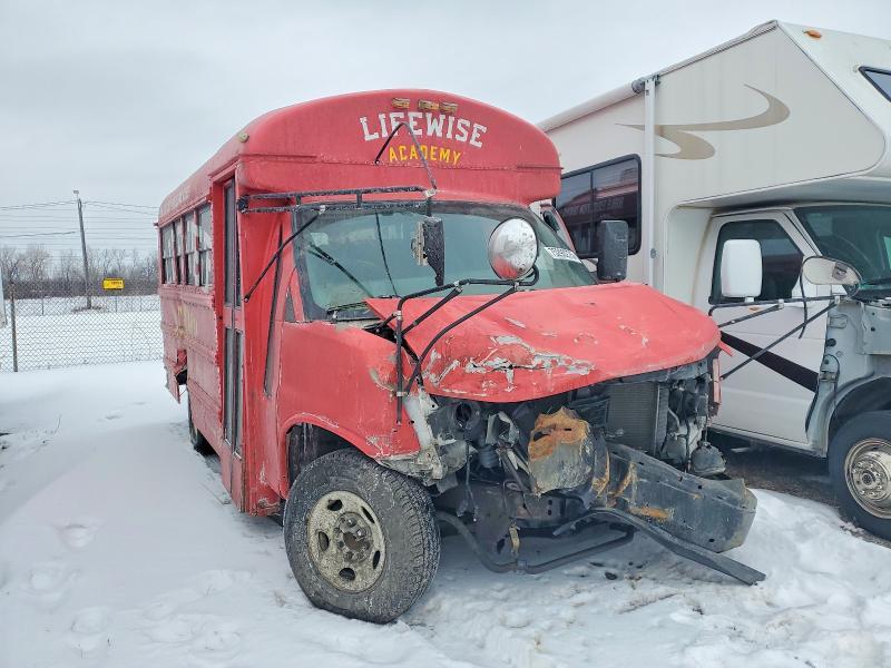 2007 GMC Savana CUT Shuttle Bus