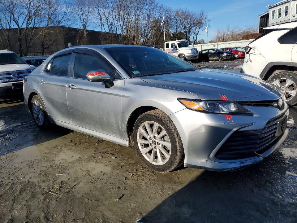 2021 Toyota Camry le