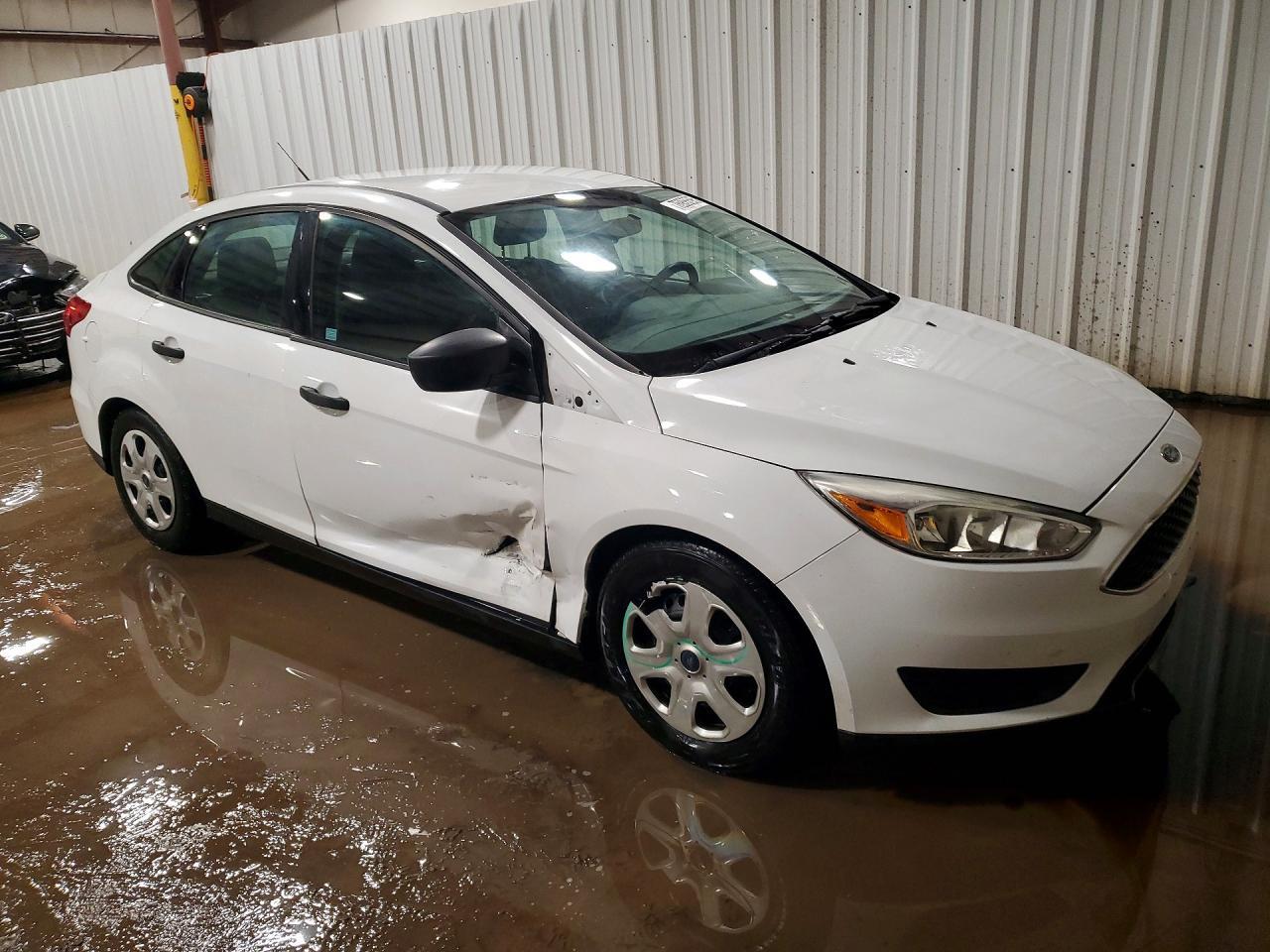 2016 Ford Focus s
