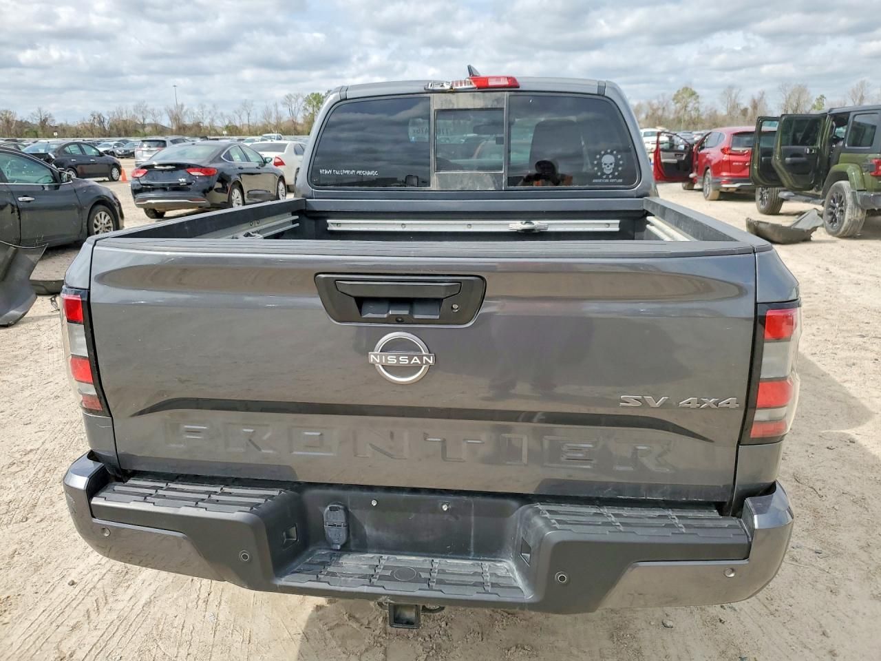 2022 Nissan Frontier s