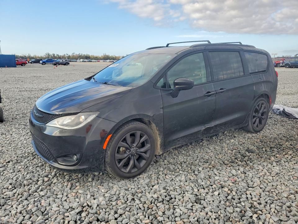 2020 Chrysler Pacifica Touring l Plus