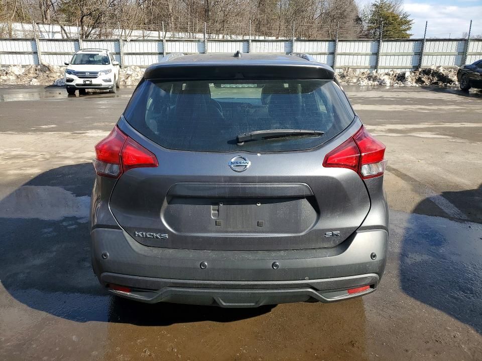 2020 Nissan Kicks sr