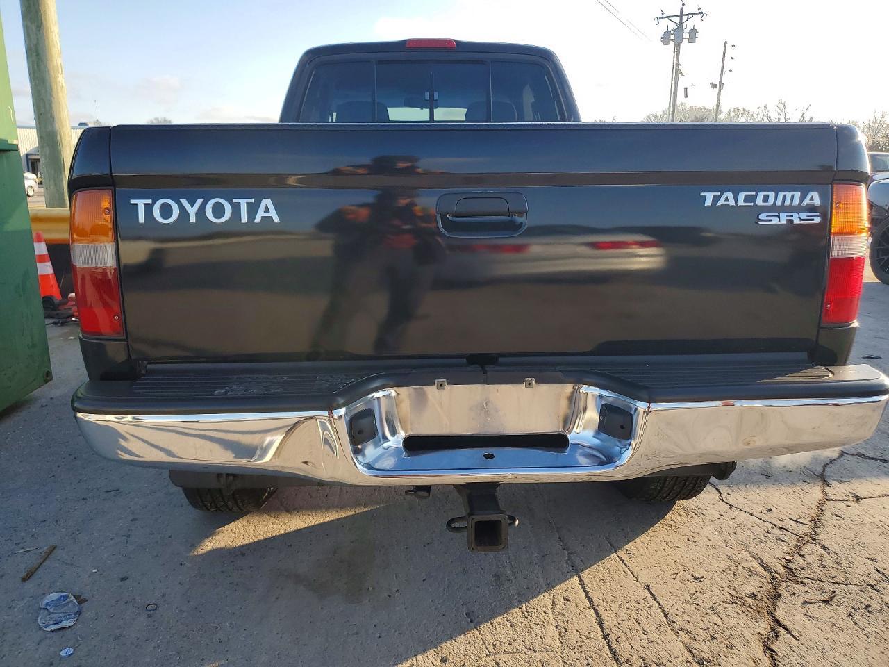 2000 Toyota Tacoma Base