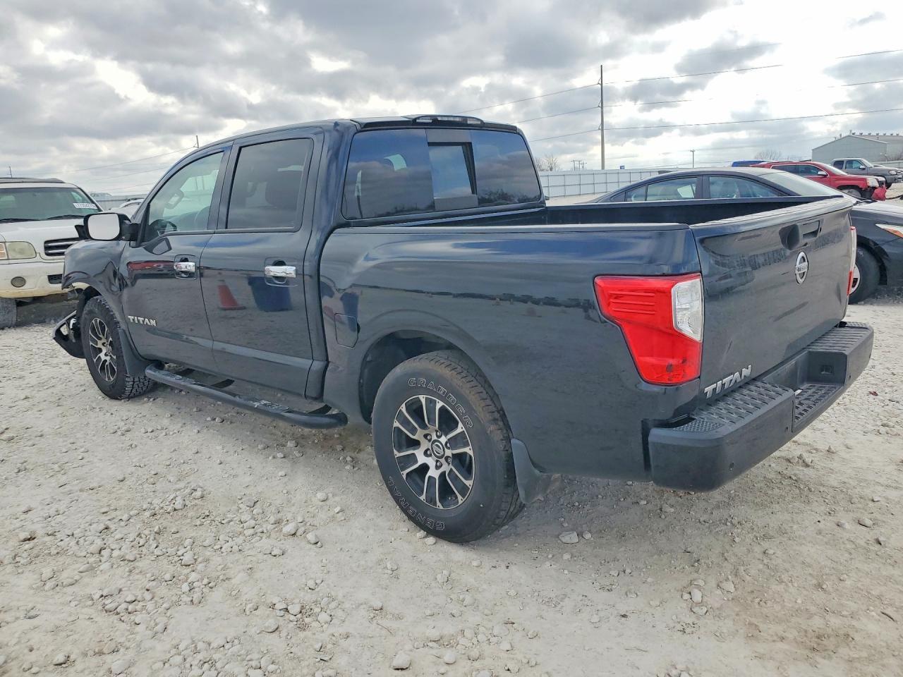 2021 Nissan Titan sv