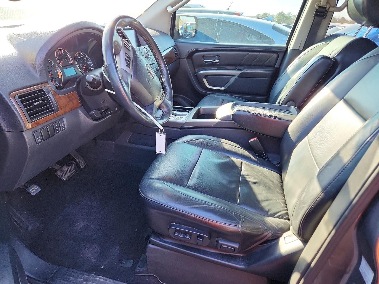 2015 Nissan Armada sv