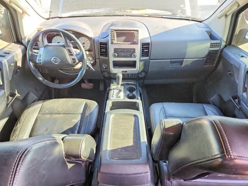 2013 Nissan Titan SV