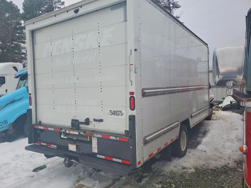 2022 GMC Savana Cut-box Truck