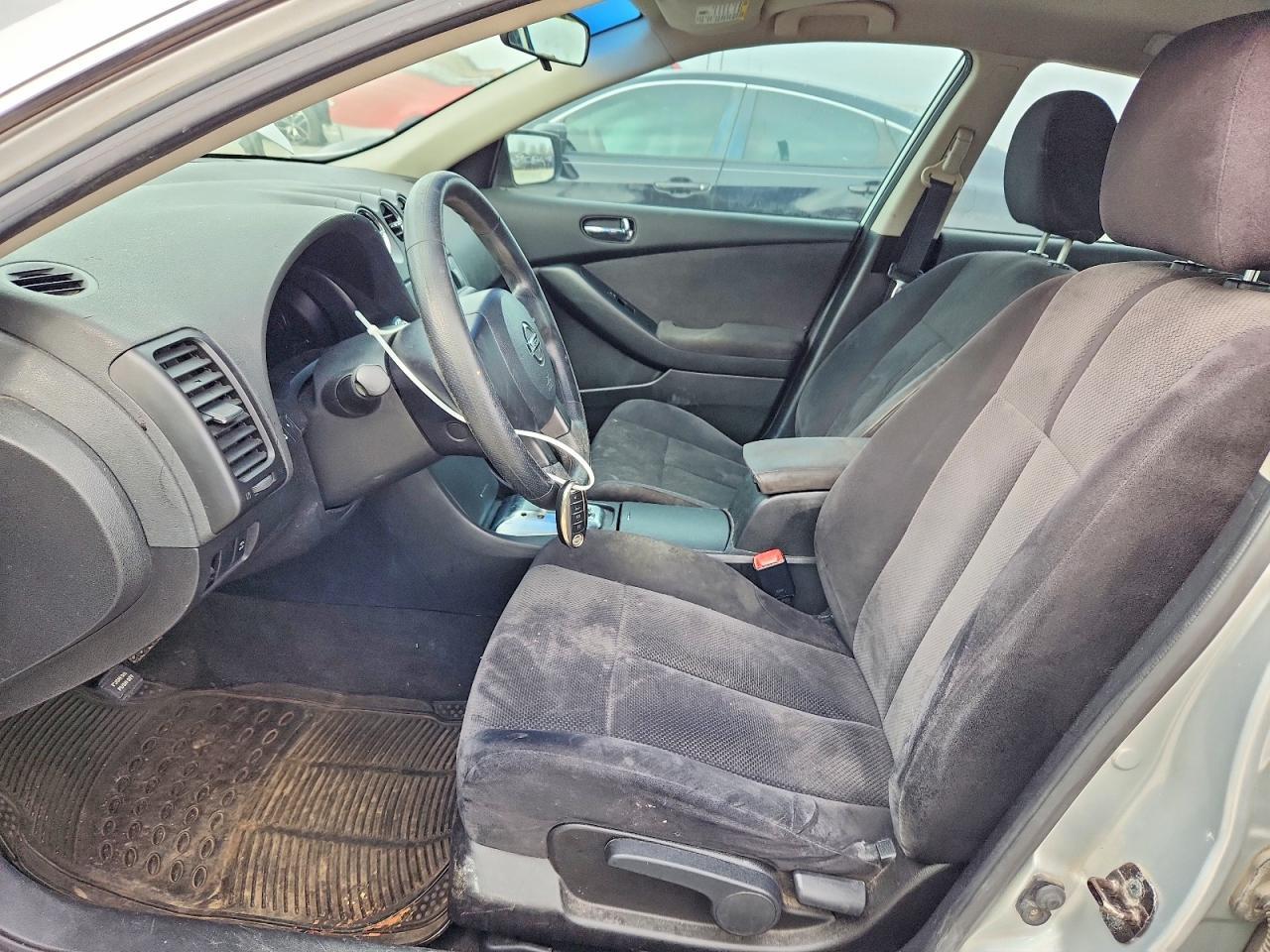 2010 Nissan Altima Base