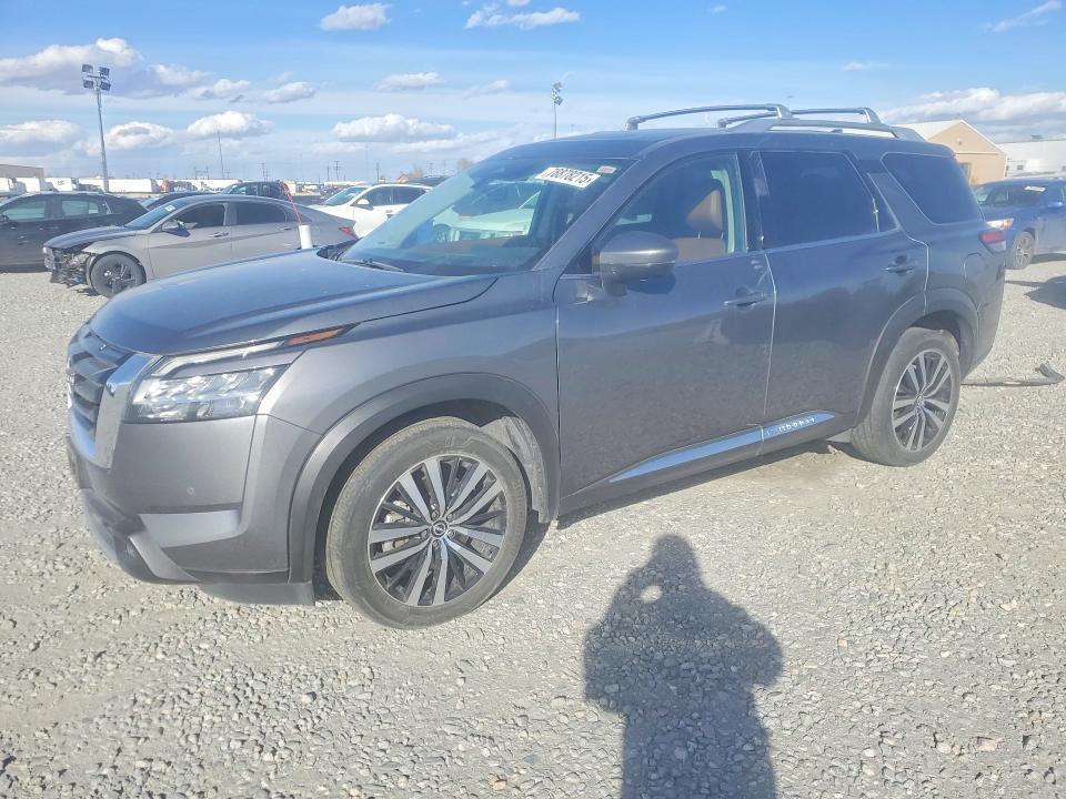 2023 Nissan Pathfinder Platinum